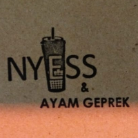 NYESS & AYAM GEPREK